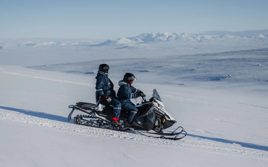 Ab Gullfoss: Schneemobiltour auf dem Langjökull-Gletscher